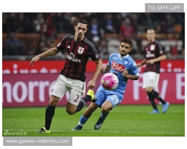 AC米兰高清图欣赏：最新赛季球队精彩瞬间全景展示